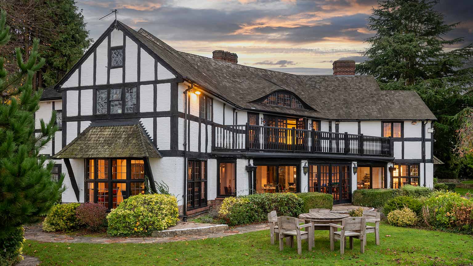 Thatchers Bar & Restaurant